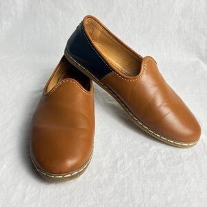 Women’s Charix Camel Black Slip-on shoes 
Size 38